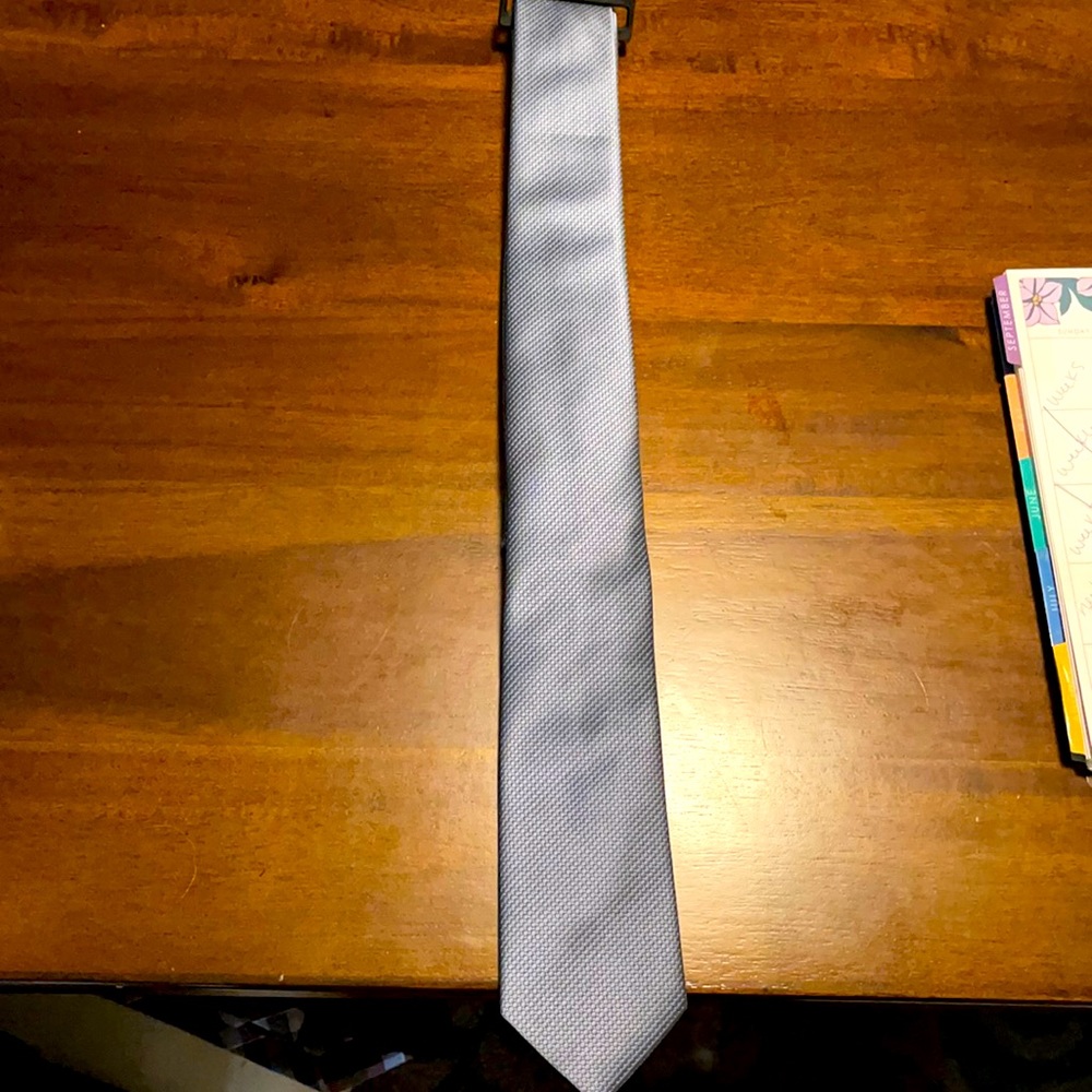 NWT men’s or women’s slim tie. HUGE BUNDLE DISCOUNT !